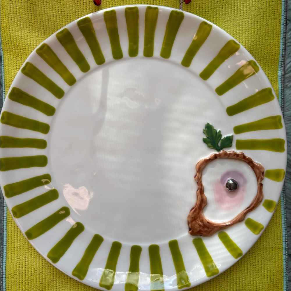 Anthropologie Green & White Ceramic Oyster Motif Plates Set of 2 NWT!